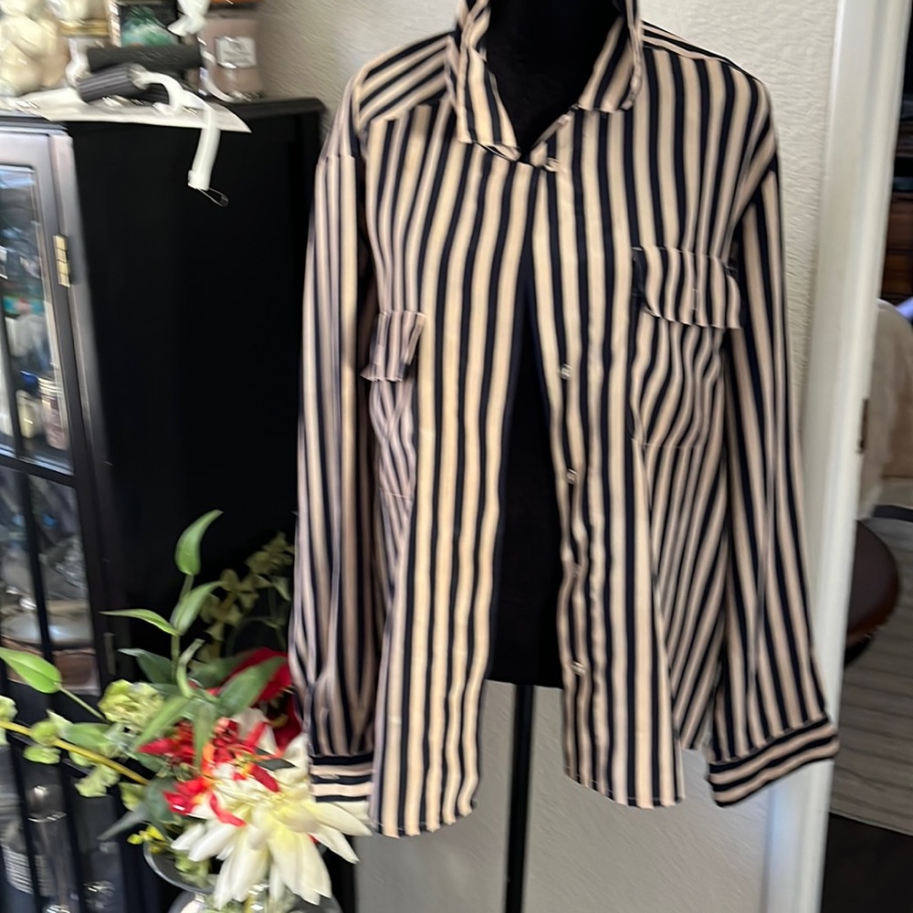 Notations beautiful material blue and tan button up dress shirt size 18